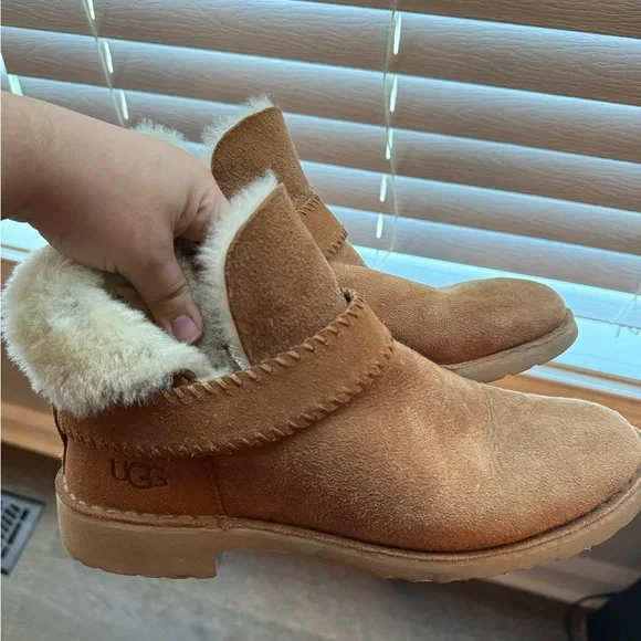 UGG Chestnut Shearling Ankle Boots - Picture 1 of 6